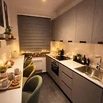 Studio-apartament Free Parking Domus Kushal Apartment *
